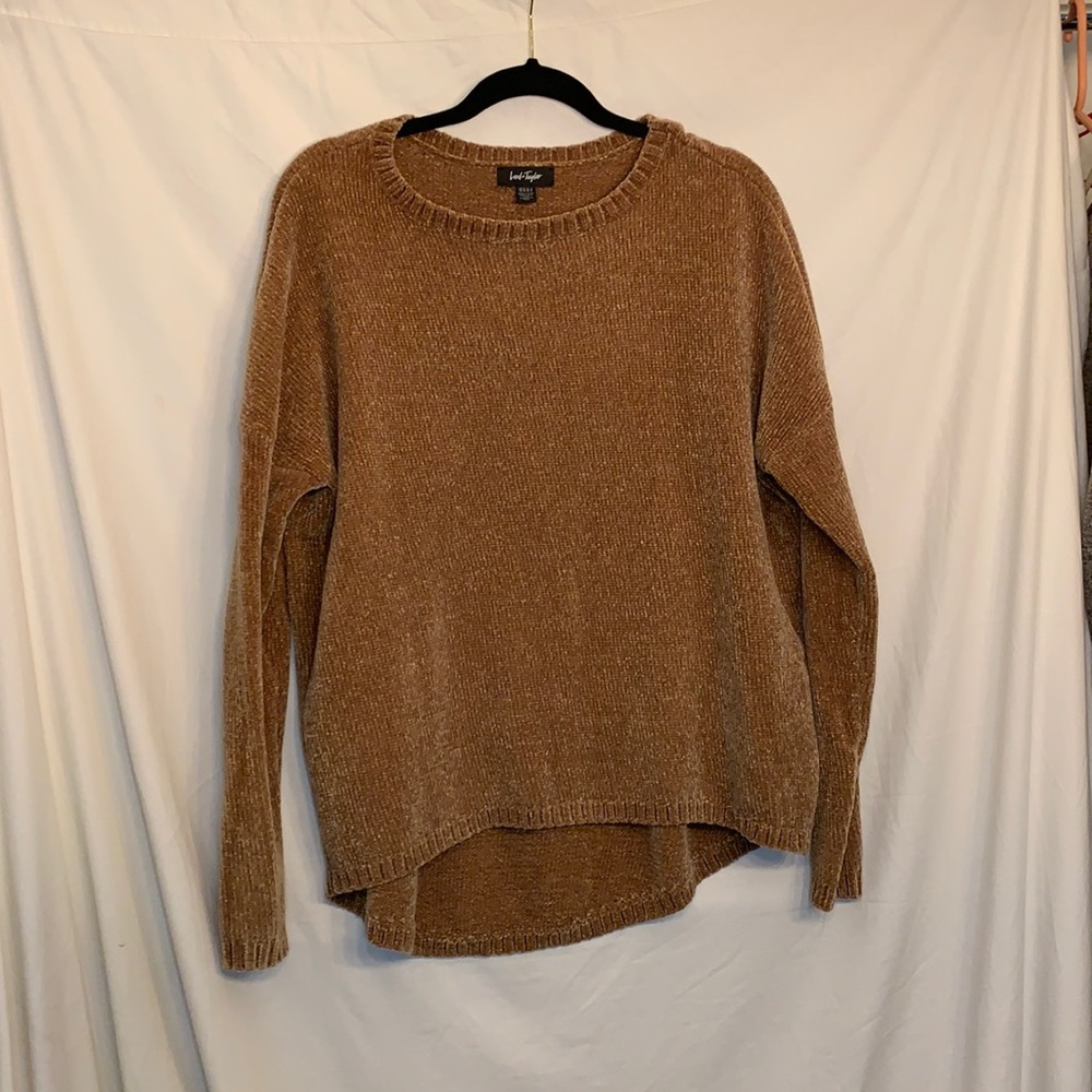 Gorgeous tan Lord and Taylor knit sweater